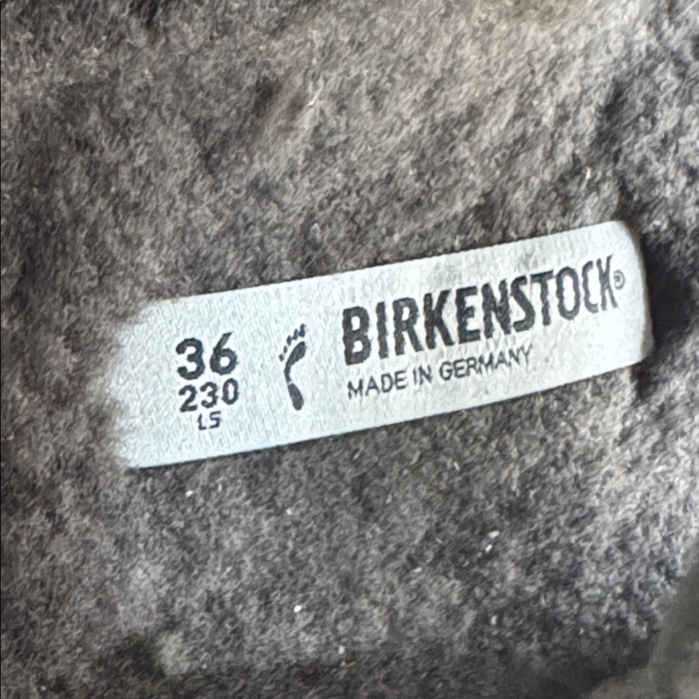 Birkenstock Arizona Split Teddy Rivet Logo. Size 36 (US 5.0). Very gently used. - Picture 10 of 12